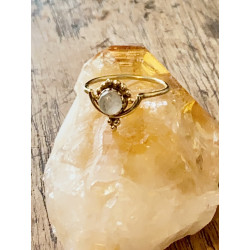 finger-ring-ring-hand-jewellery-moonstone-golden-brass-jewellery-design-moskitoo-india-kult