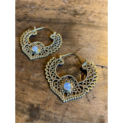 grosser-golden-messing-ohrschmuck-ohrring-goa-hippie-gipsy-devi-schmuck-moskitoo-india-kult-tribaljewelry-mondstein