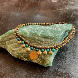 Whether on the beach or in the office, our ankle jewelry - Moskitoo.ch