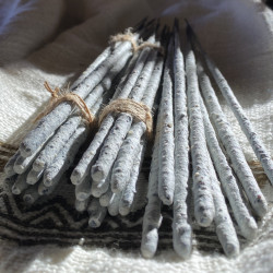 Shamanisches Räucherwerk aus Mexico. Copal Räucherstäbchen