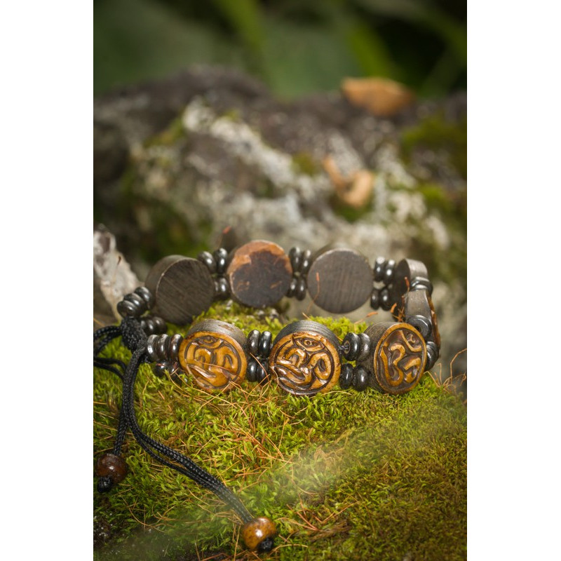 Natural Divine Mantra BraceletBuddhist bracelet with Om symbol.