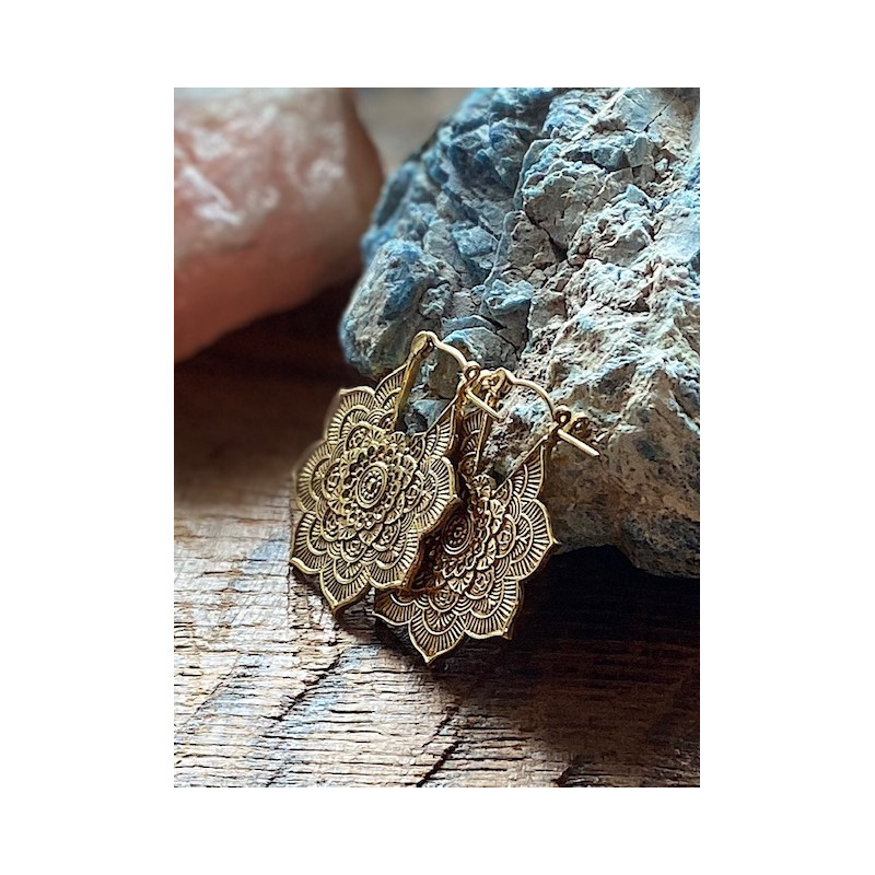 aurelia-mandala-brass-earrings-golden-moskitoo-india-kult