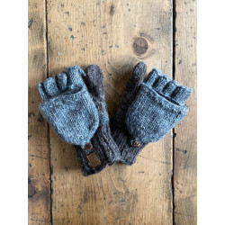 wool-gloves-knitted--sheepwool-stripe-grey-blue-red-unisex-gloves-no-finger-cap-moskitoo-india-kult
