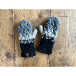 fausthandschuhe-faeustlinge-wollhandschuhe-wolle-frauen-strick-vlies-futter-grau-schwarz-moskitoo-india-kult-rorschach