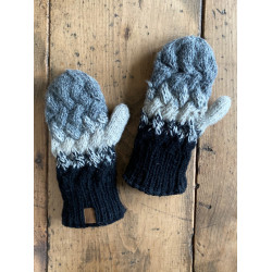 woolengloves-glove-knitted-wool-natural-colors-grey-black-moskitoo-india-kult-rorschach