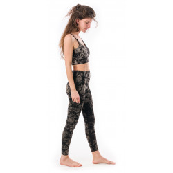 leggings-crop-top-Silence-sphere-black-moon-yoga-pants-natural-fiber-moskitoo-india-kult-fair-fashion-rorschach-schweiz