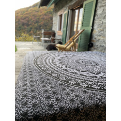 indisches-tuch-mandala-schwarz-moskitoo-india-kult-boho-rorschach