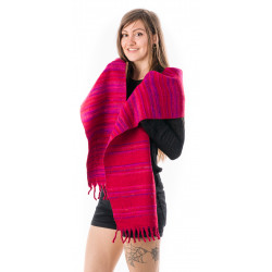 flauschiger-weicher-kapuzenschal-cherry-moskitoo-india-kult-recycled-pet-rorschach